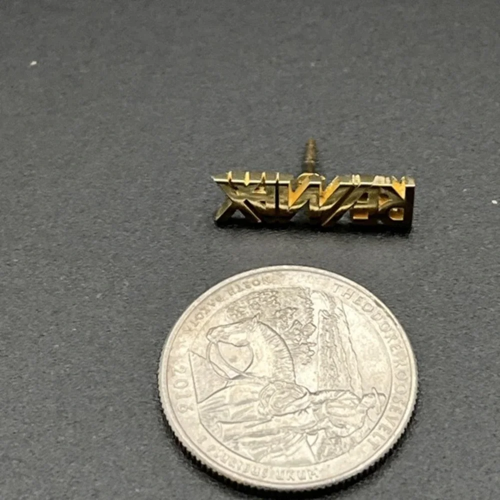 Remax Realty‎ Company Gold-Tone Lapel Hat Pin